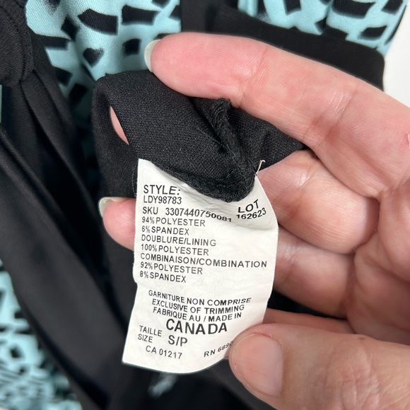 Le Château graphic retro dress, S, belted, peephole neckline, ‘40s style wrap - Picture 10 of 10